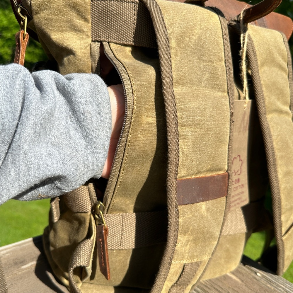 Canvas Camera bag/backpack. - Picture 11 of 15